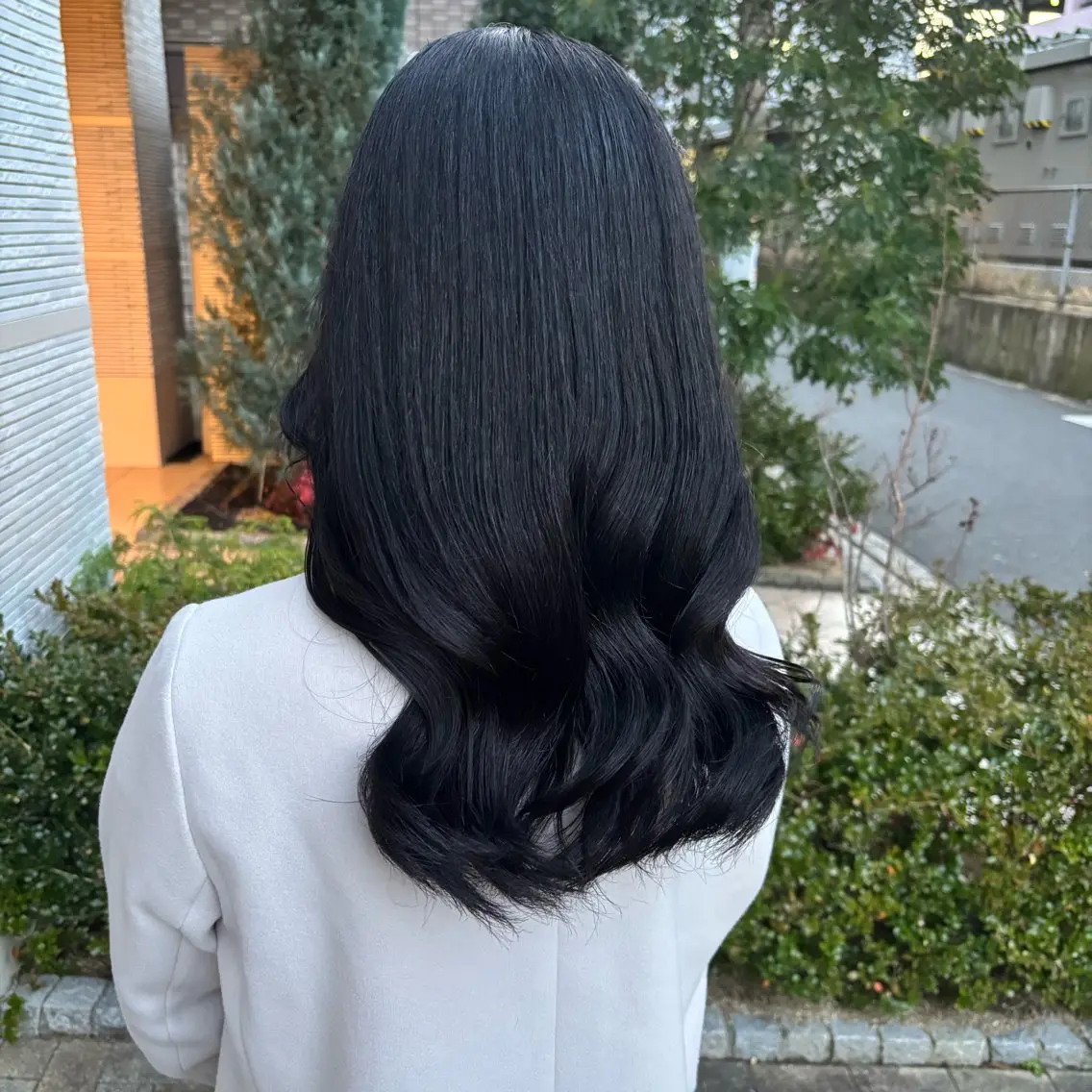 カラー ヘアカラー トリートメント しおり🍬 KOKORO🤍のヘアスタイル