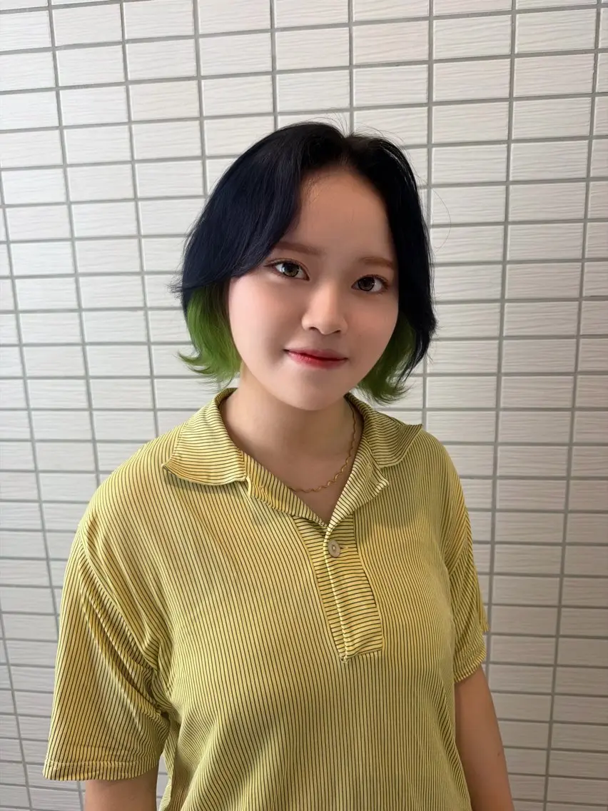 ショート ヘアカラー 📧みずき/ブルベ 韓国レイヤー📧のヘアスタイル