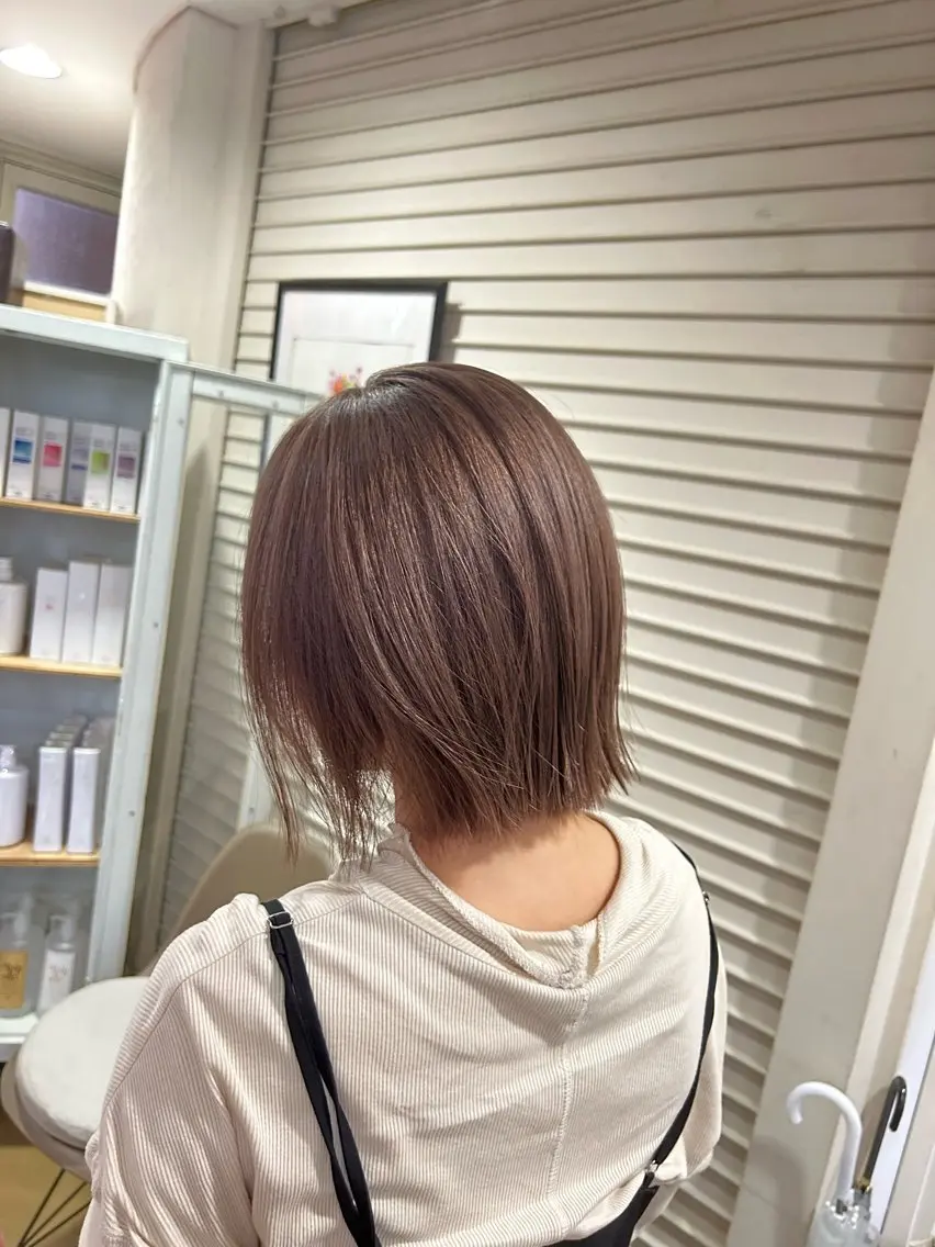 ミディアム 透明感カラー NAN AMI グレージュのヘアスタイル