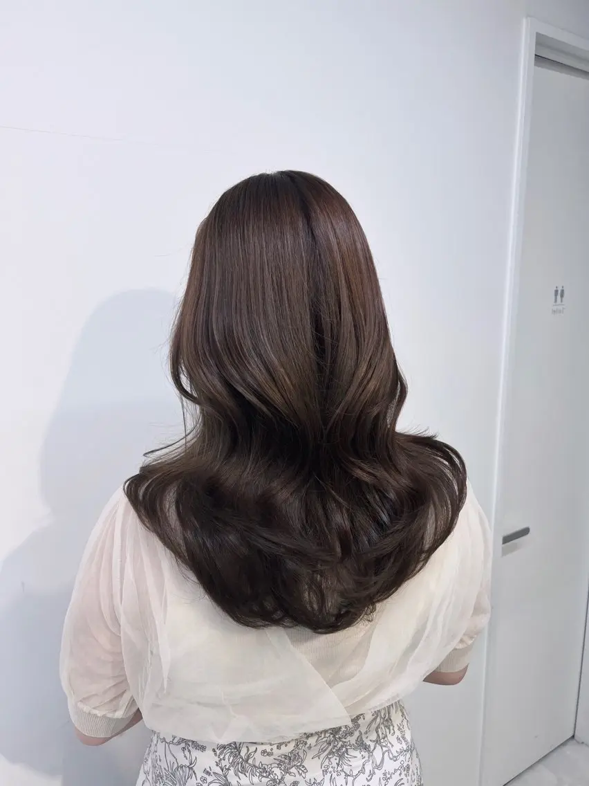 セミロング カラー ヘアアレンジ グレージュ レイヤーカット カット ヘアカラー 縮毛矯正 トリートメント ヘッドスパ ヘアセット 💖韓国ヘアの匠 💖TAKUMI💖のヘアスタイル