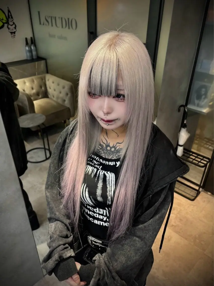 ロング カラー エクステ ロング ヘアカラー トリートメント 元地雷系美容師🫶 RYUSEI🐈‍⬛のヘアスタイル