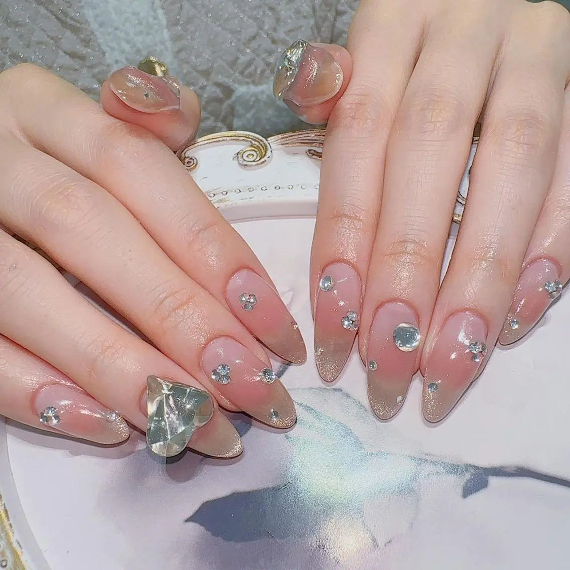 ネイル ネイルチップ Queen‘s なんのネイルデザイン