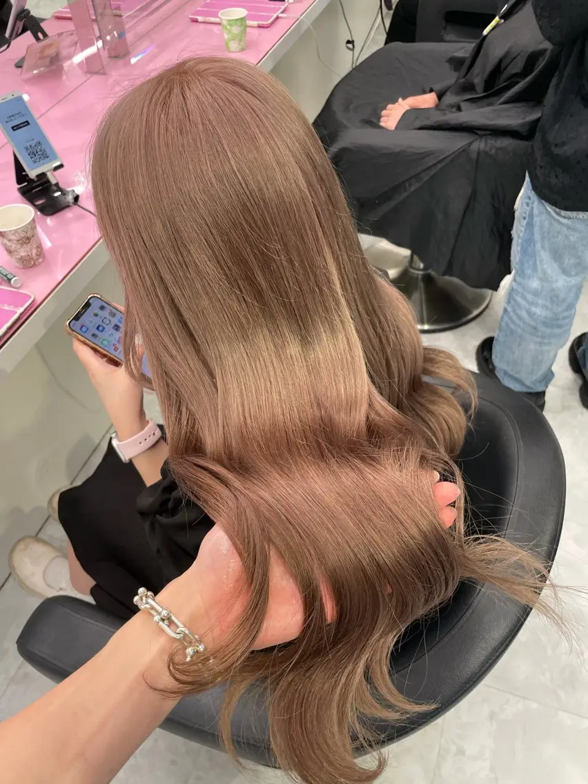 セミロング カラー ヘアカラー トリートメント ヘッドスパ ヘアセット 🌟ハイトーン原宿美 容師TAKAKI🌟のヘアスタイル
