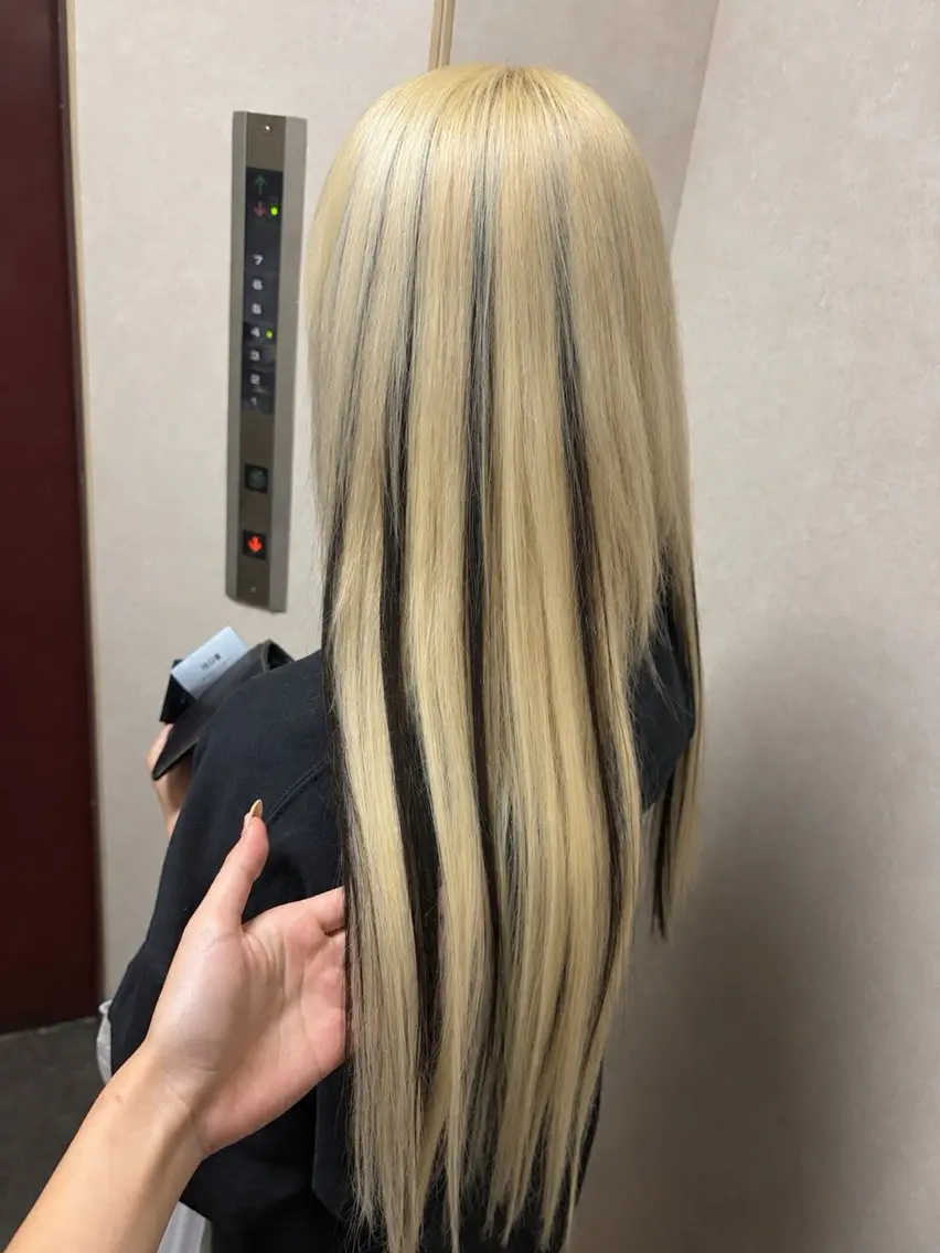 ロング エクステ ハイライト エクステ 前田 みのりのヘアスタイル