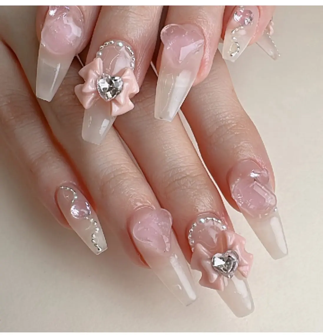 ネイル ハンドネイル EMILY NAILのネイルデザイン