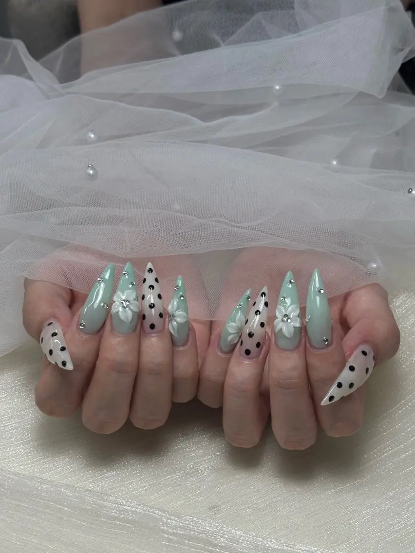 ネイル 韓国ネイル マグネットネイル 持ち込み ハンドネイル ハンドケア Mika nail_Royalのネイルデザイン