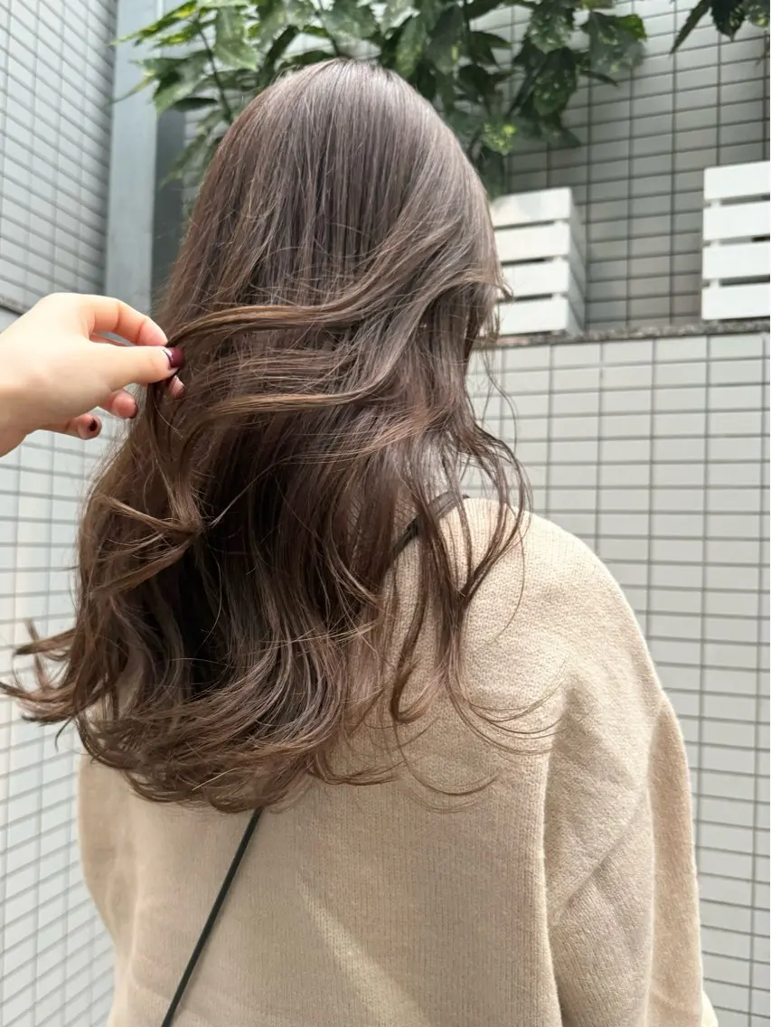 ミディアム カラー カット ヘアカラー 🫧ハイトーン✨格安 より質💐マンツーマのヘアスタイル