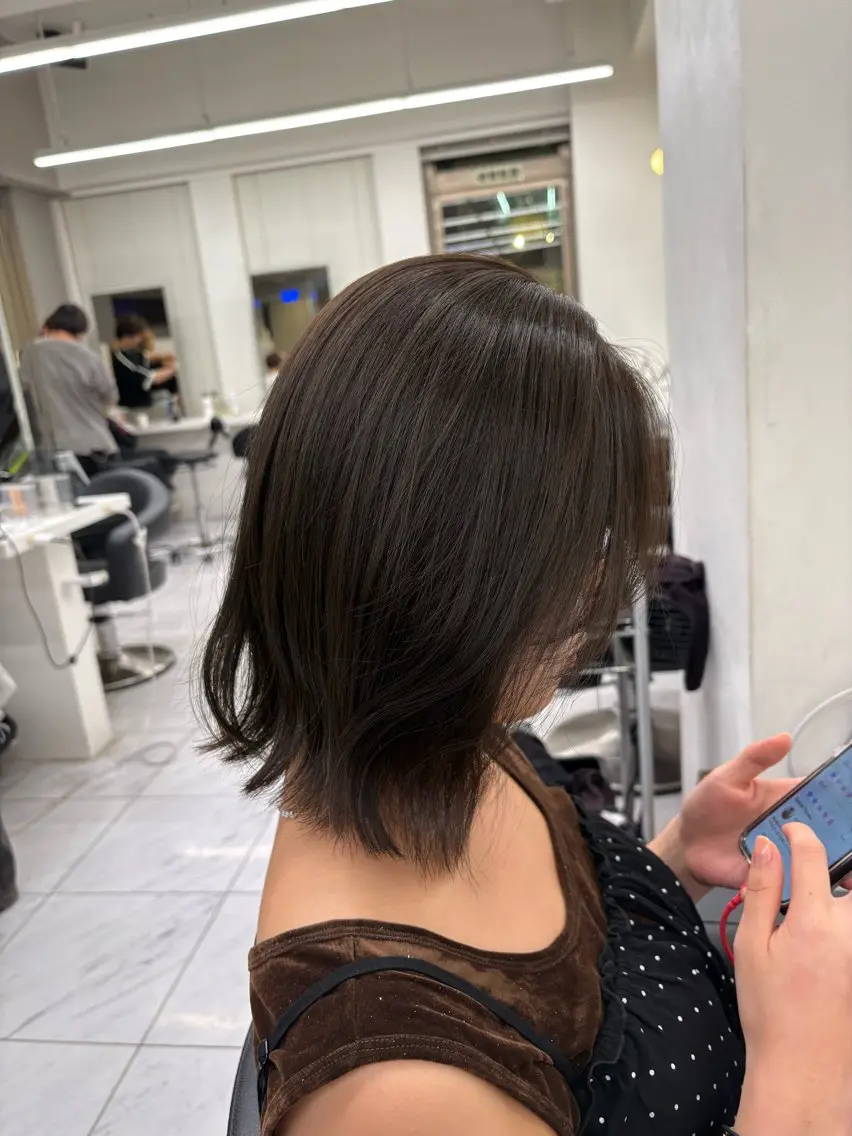ミディアム カット ヘアカラー トリートメント ヘアセット 🩵寒色/ベージュ レイヤーカット🤎のヘアスタイル
