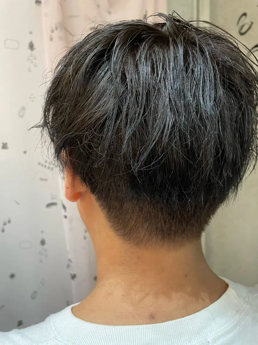 カラー メンズ アッシュ アッシュブラック 黒髪 ヘアカラー トリートメント CoCooN amiのヘアスタイル