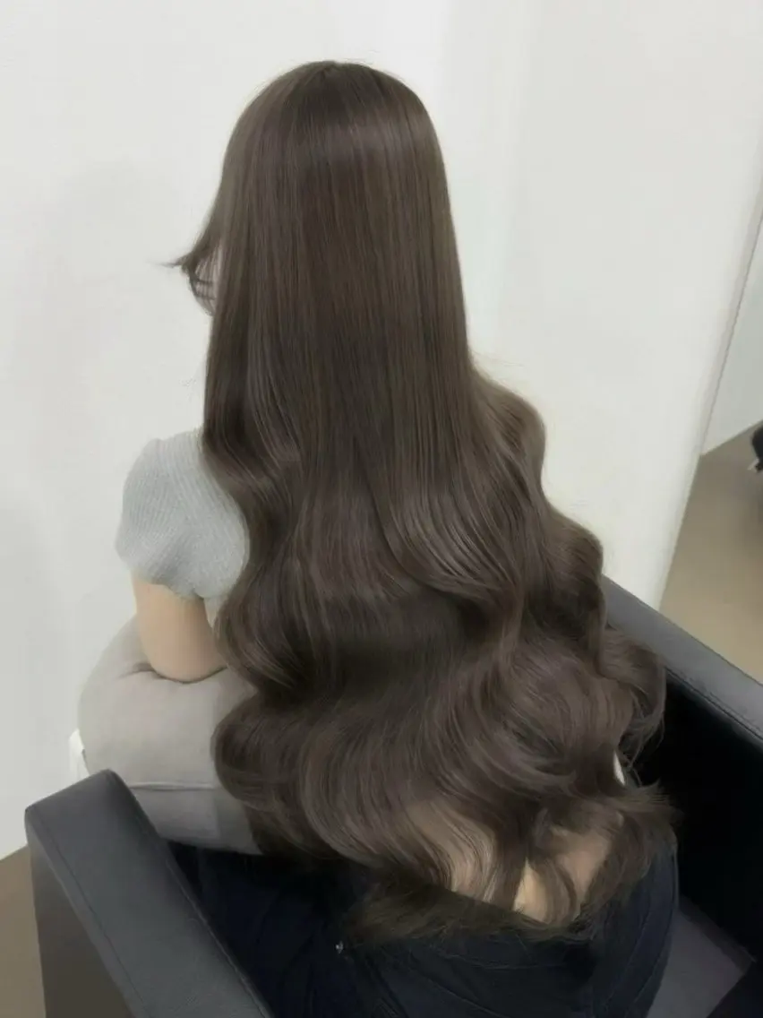 ロング カラー ヘアカラー トリートメント 【ioe 岡本】 🎀NOKO🎀のヘアスタイル