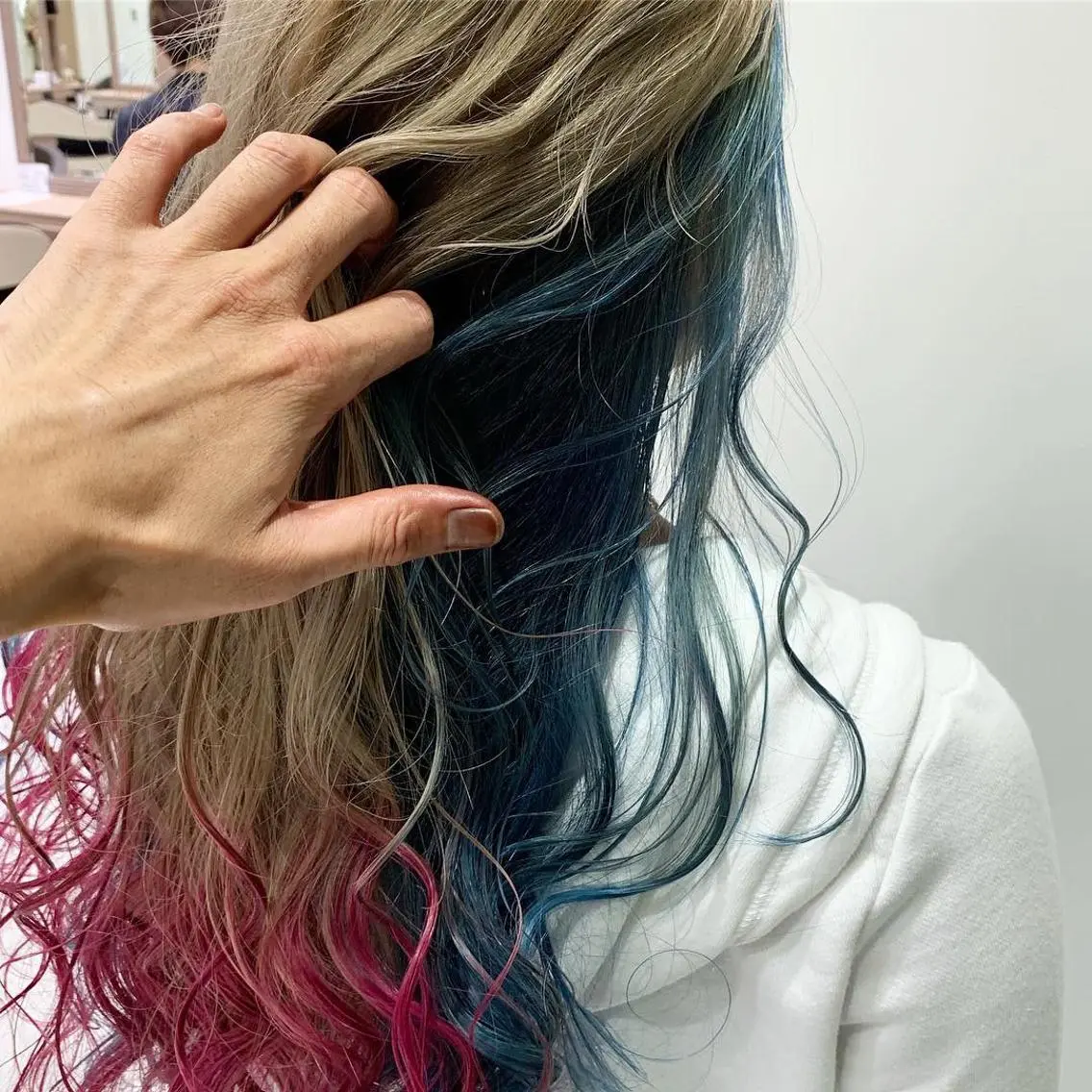 ロング カラー ユニコーンカラー ヘアカラー ブリーチ/バレイヤ ージュ川端裕司のヘアスタイル
