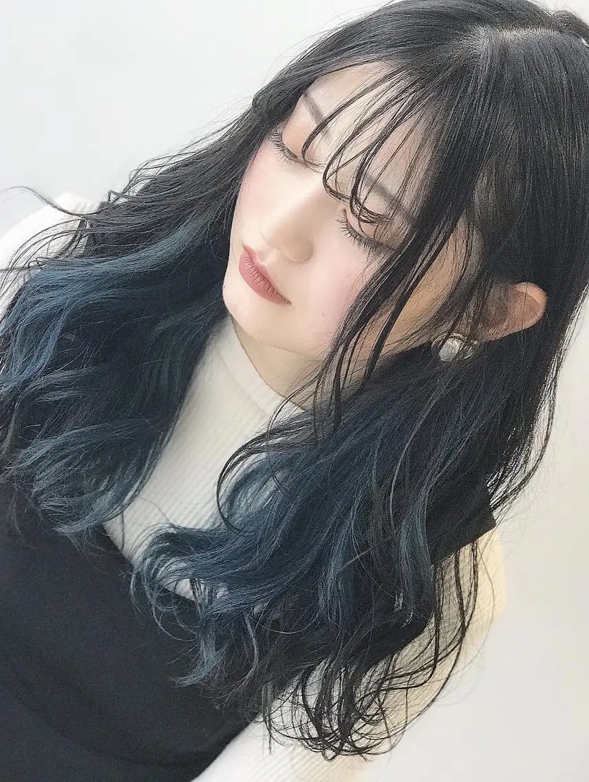🆕さりげなくオシャレにインナーカラー💙💙(ケアブリーチ1回➕インナーカラー)の写真