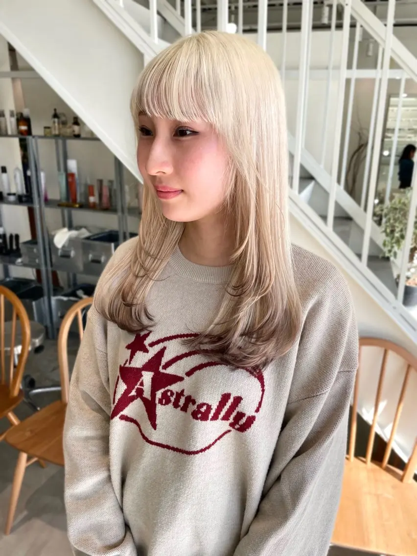 ロング カラー カット ヘアカラー 林 千聖のヘアスタイル