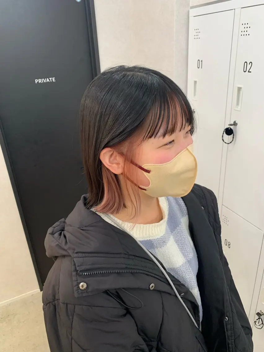 ミディアム カラー ミストバング 黒髪 ブリーチ フェイスフレーミング インナーカラー 臼井 真人のヘアスタイル