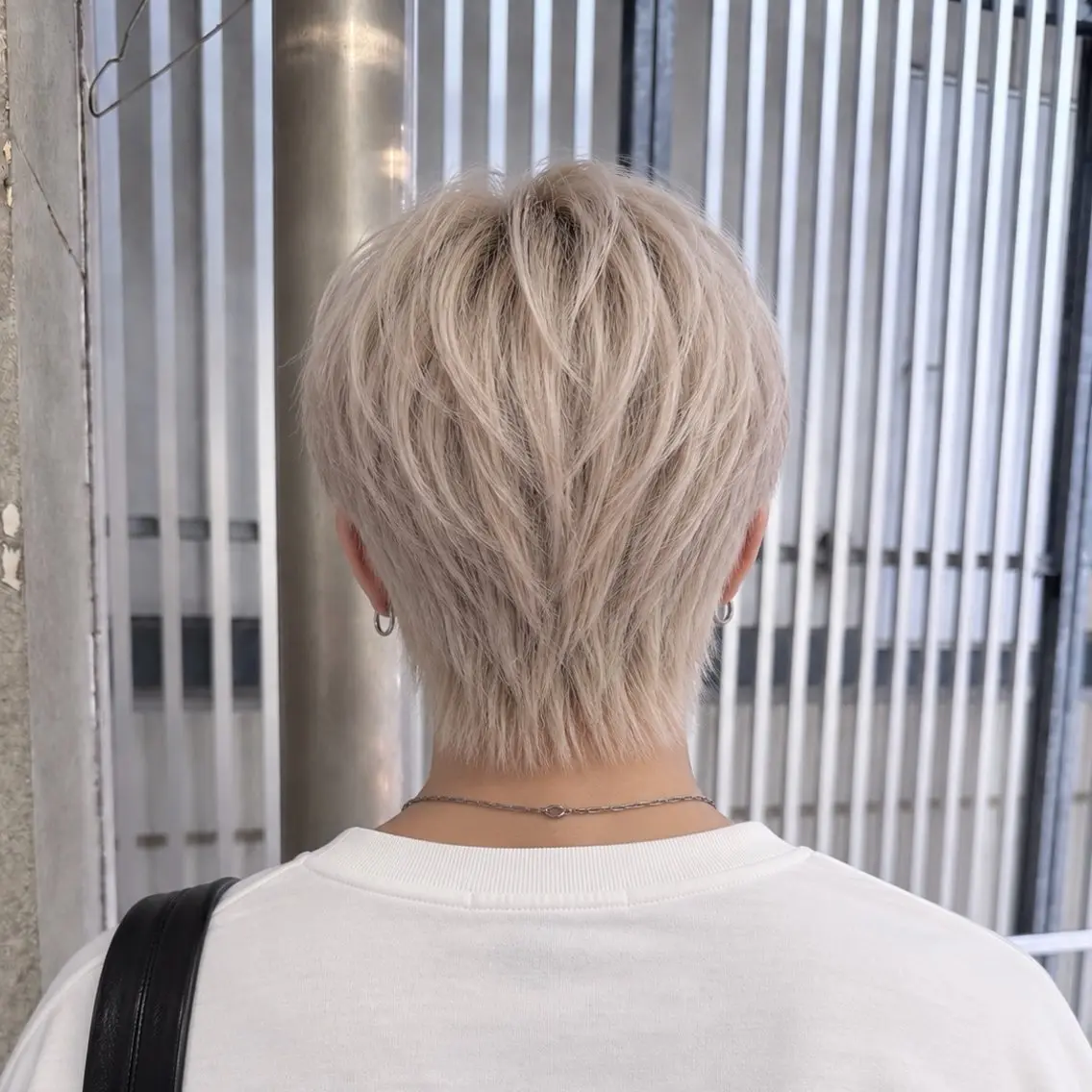 ショート カラー メンズ メンズブリーチ メンズハイトーン メンズ韓国風 ベージュカラー ブリーチ カット ヘアカラー クボリョウ 吉祥寺/韓国ヘアのヘアスタイル