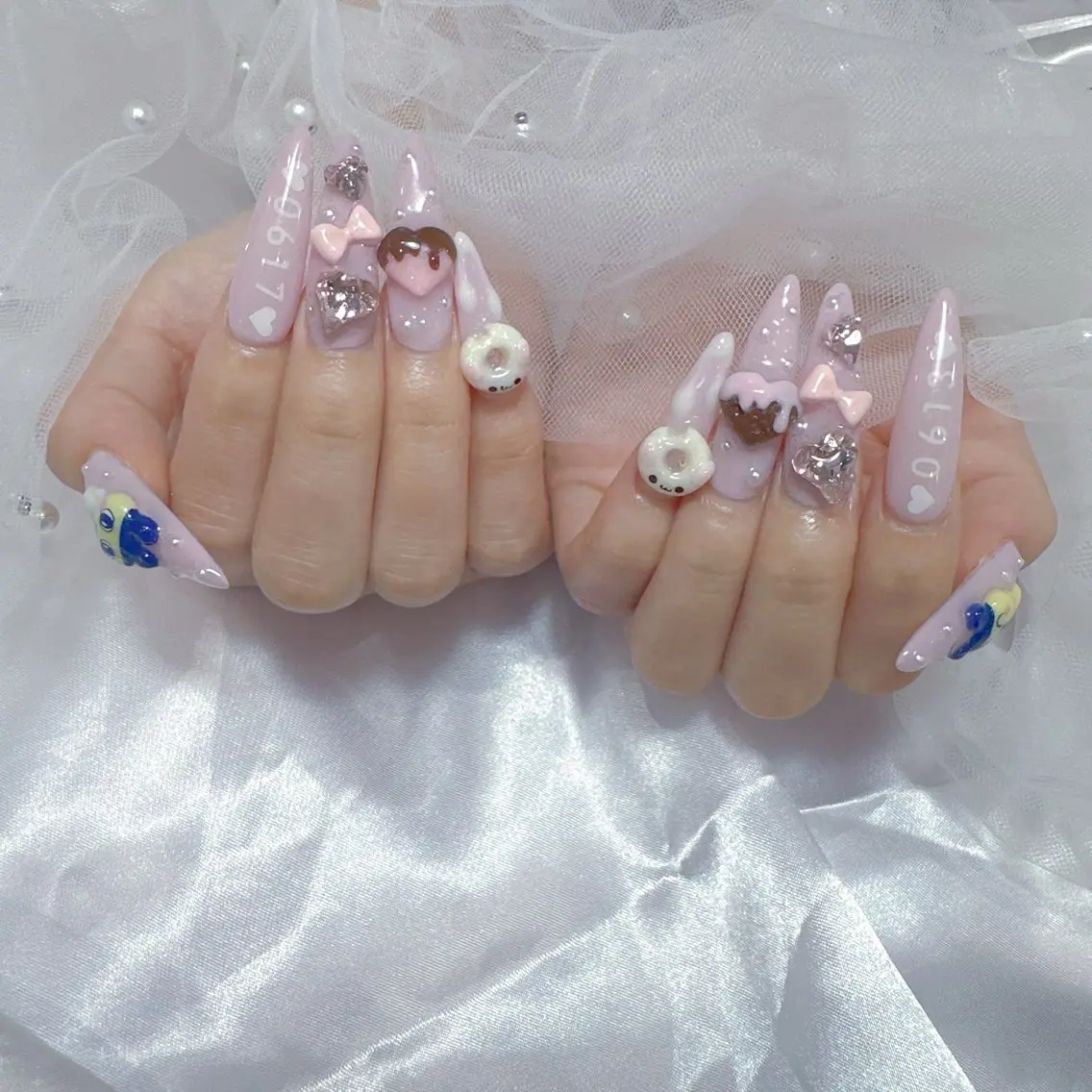 ネイル アートネイル フラッシュネイル フレンチネイル ジェルネイル ガラスフレンチ ハンドネイル You&Me Miyuのネイルデザイン