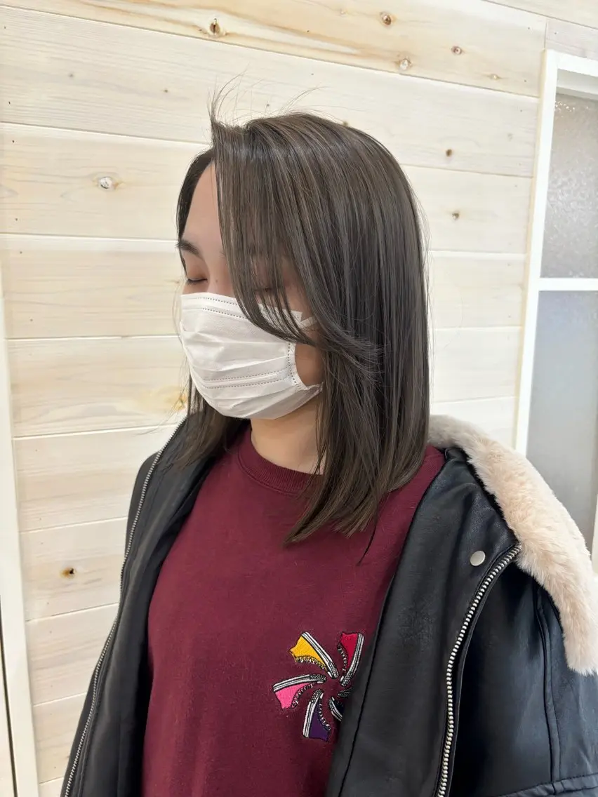 ミディアム カラー ブリーチ グレージュ オリーブグレージュ オリーブグレー カット ヘアカラー 田野倉NEXT店 美髪ニストのヘアスタイル