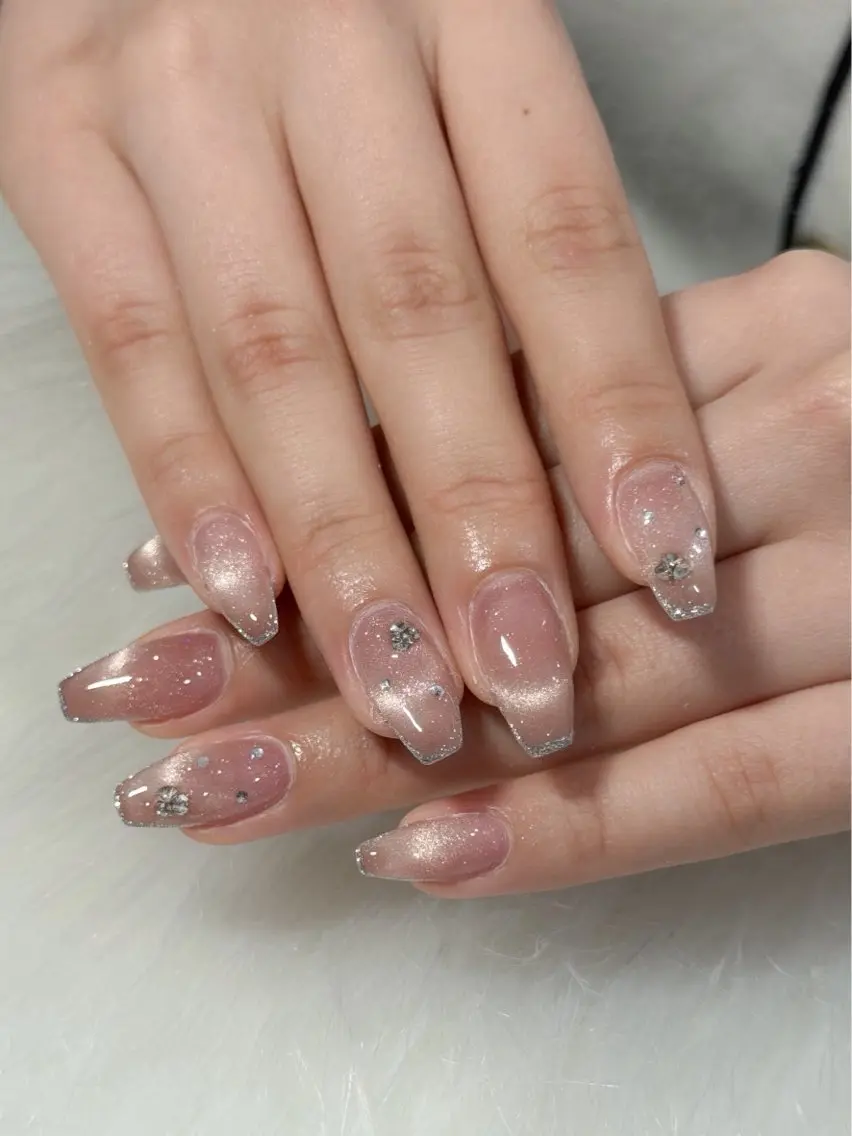 ネイル ハンドネイル フットネイル LAVISH nanamiのネイルデザイン