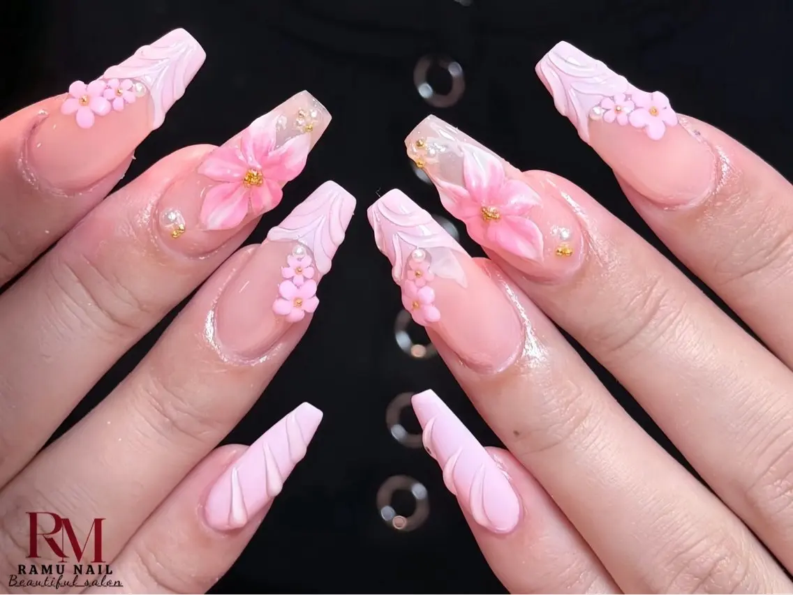 ネイル キラキラネイル マグネットネイル ミラーネイル ピンク 夏ネイル ハンドネイル RAMU Nail 恵比寿店のネイルデザイン