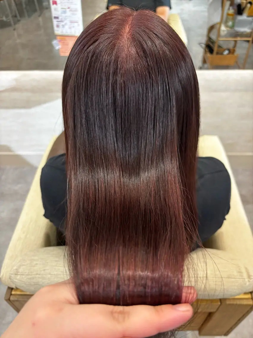 ロング カラー レッドカラー 中俣 志歩のヘアスタイル