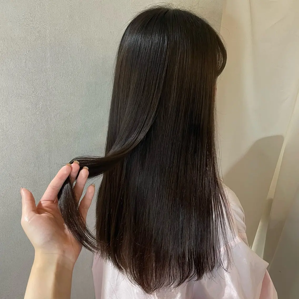 ロング 🎀モモ🎀　上品 白髪ぼかしハイライトのヘアスタイル
