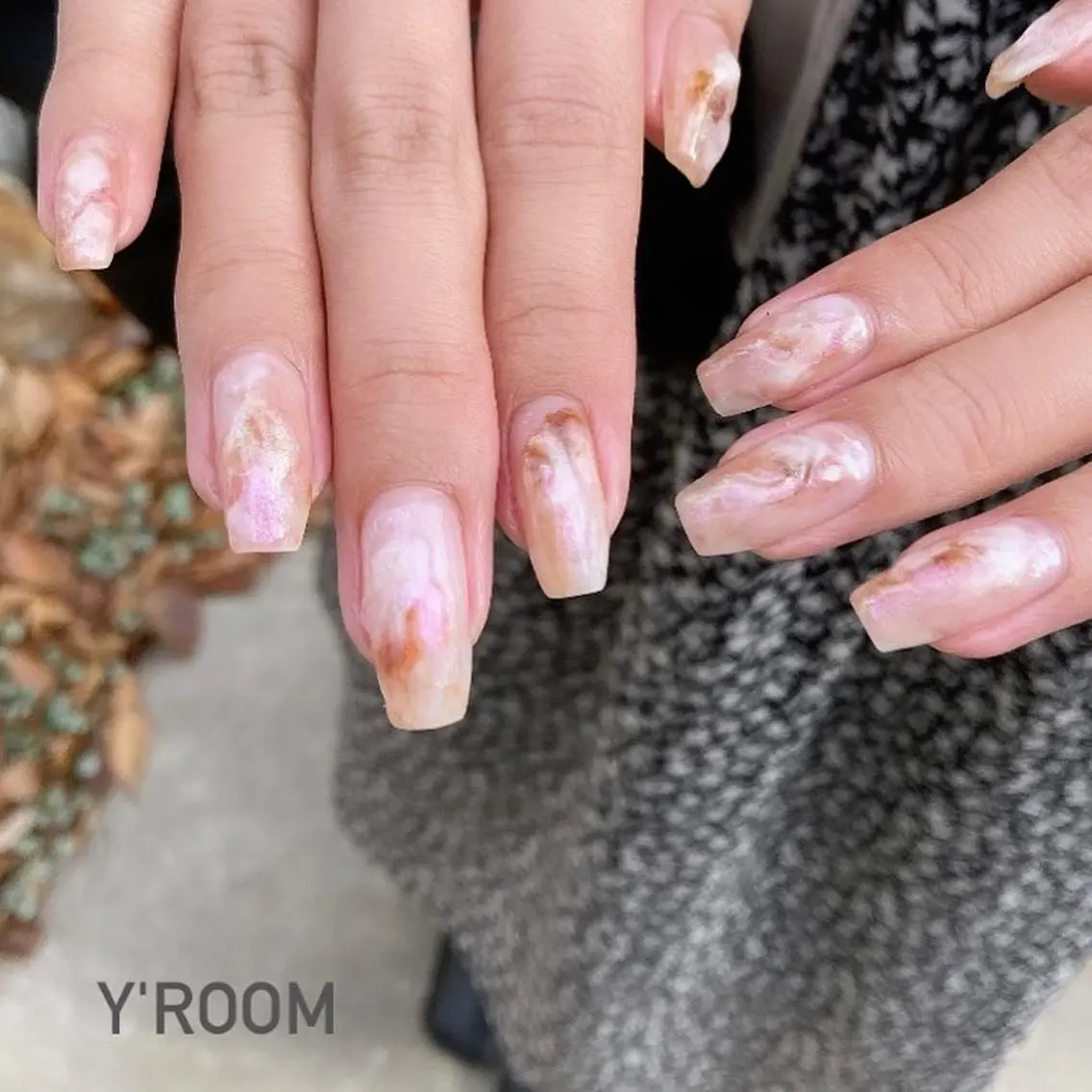 ネイル オーロラネイル フラッシュネイル フットネイル ジェルネイル 氷ネイル・うるうるネイル ハンドネイル YUKA （ネイリスト）のネイルデザイン