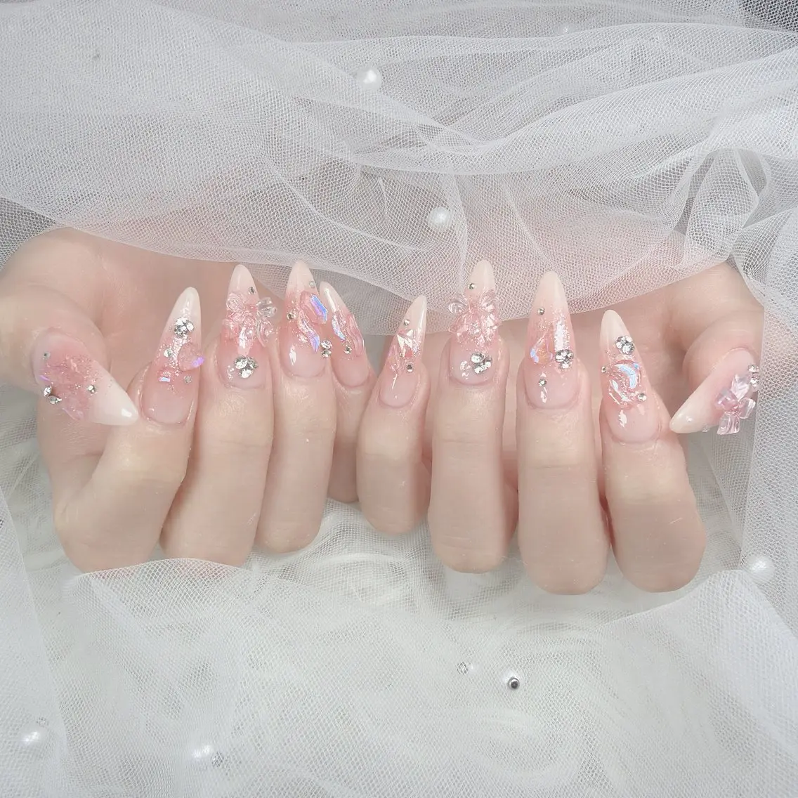 ネイル アートネイル ジェルネイル 韓国ネイル リボン ワンホンネイル ハンドネイル Lana Nailのネイルデザイン