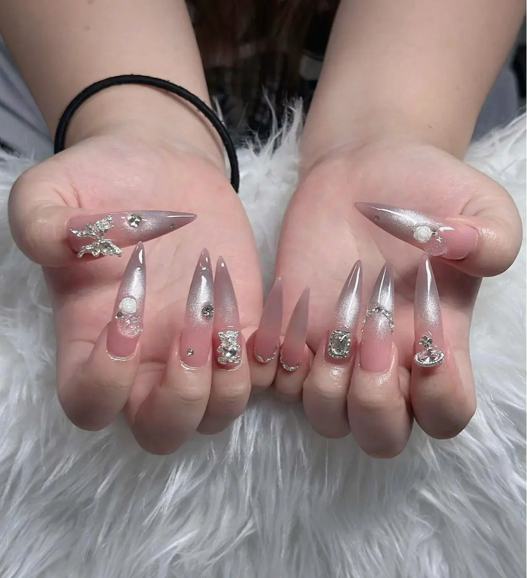 ネイル フレンチネイル ジェルネイル ガラスフレンチ ハロウィン ハート ハンドネイル H.baby Nail Salonのネイルデザイン