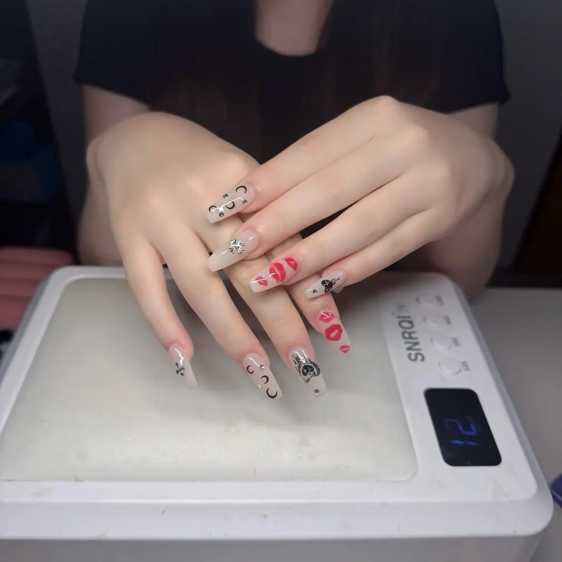 ネイル チークネイル フレンチネイル グラデーション 韓国ネイル マグネットネイル Hana Nailのネイルデザイン