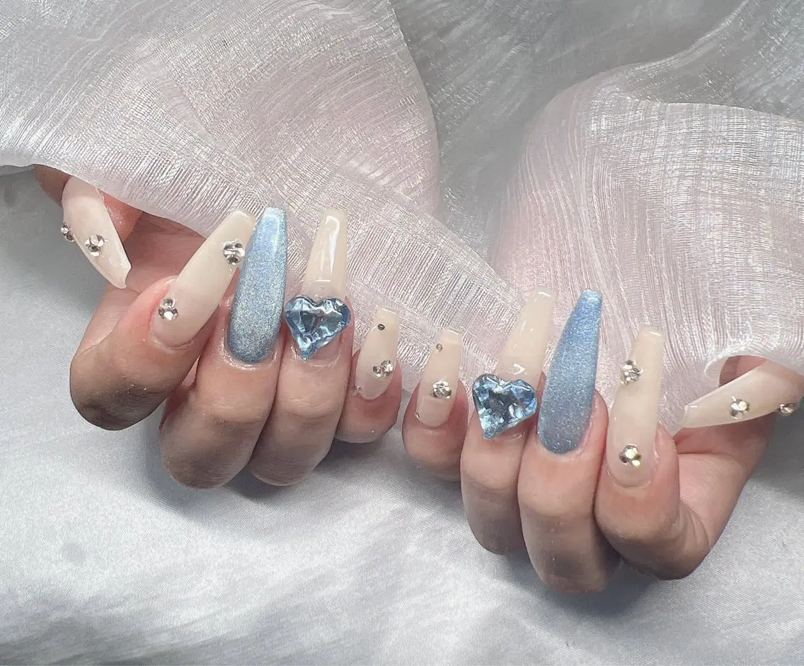 ネイル 長さ出し グラデーション 卒業式 キラキラネイル マグネットネイル ハンドネイル Lee Nailsのネイルデザイン
