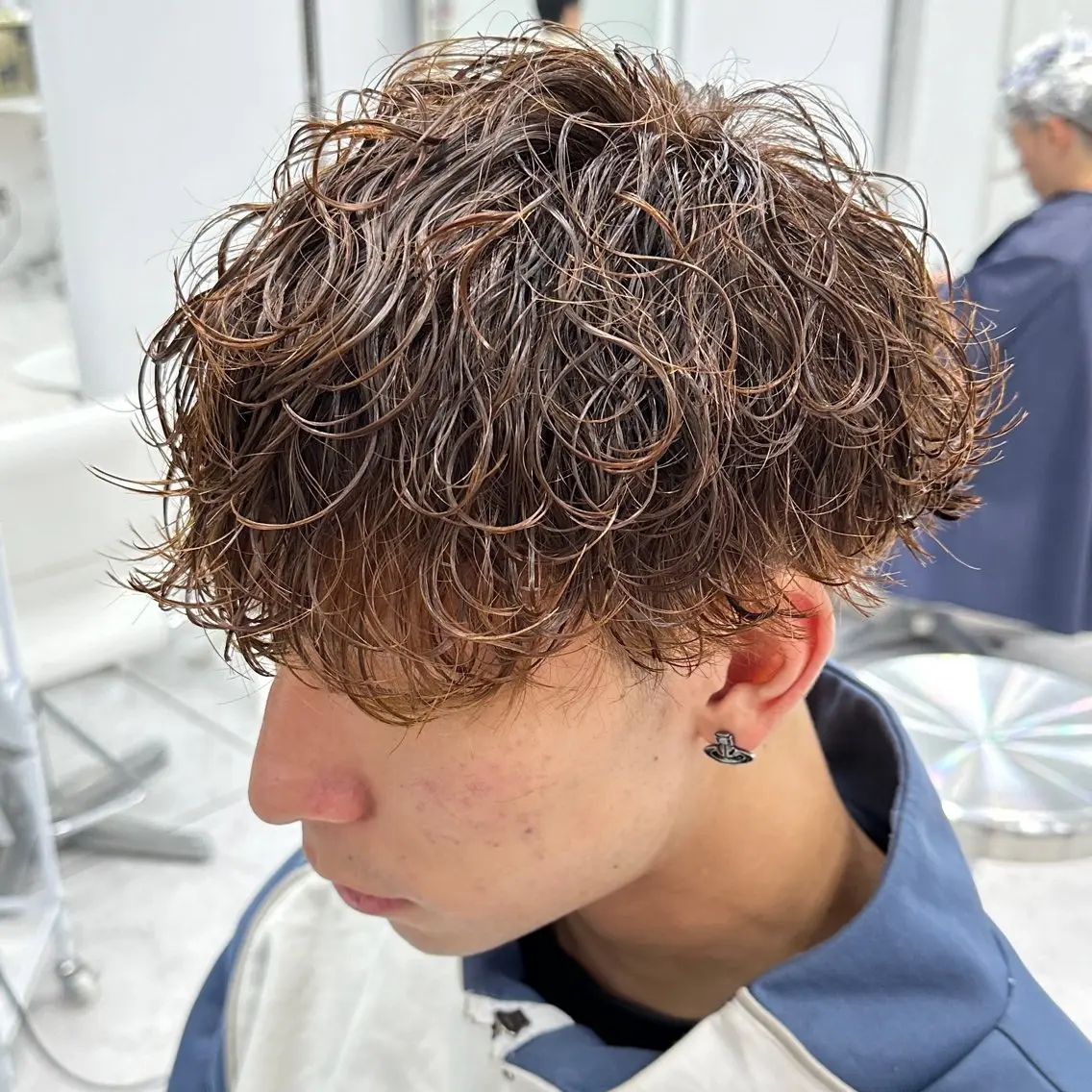 ショート カラー パーマ メンズ メンズパーマ 波巻きパーマ カット パーマ 水谷 璃温のヘアスタイル