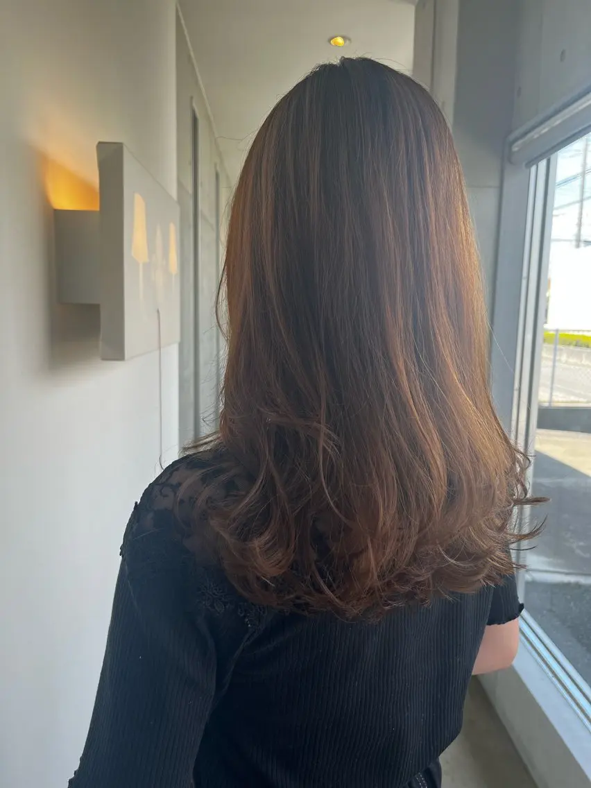 セミロング レイヤーカット おせ ちさとのヘアスタイル