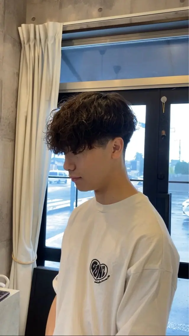 パーマ メンズ 波巻きパーマ カット パーマ ハマノ ミユのヘアスタイル