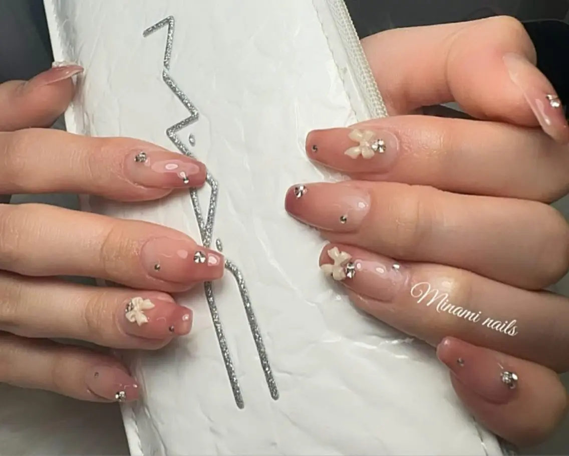 ネイル アートネイル オーロラネイル ガーリー キラキラネイル 韓国ネイル ハンドネイル Minami Nailsのネイルデザイン