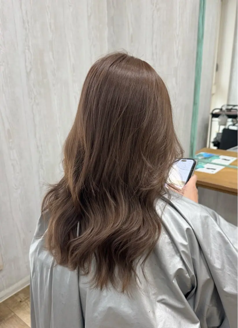 ロング カット ヘアカラー トリートメント 吉田 敦月のヘアスタイル