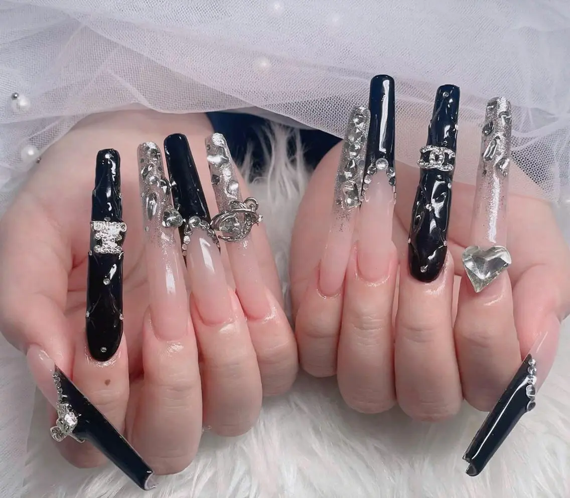 ネイル フレンチネイル ジェルネイル ハロウィン マグネットネイル ネイルチップ ハンドネイル neco H.babynailのネイルデザイン