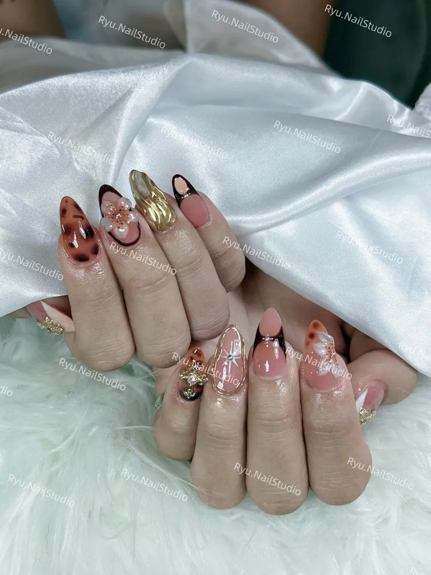 ネイル アートネイル ジェルネイル キラキラネイル ミラーネイル ニュアンスネイル Ryu nail studioのネイルデザイン