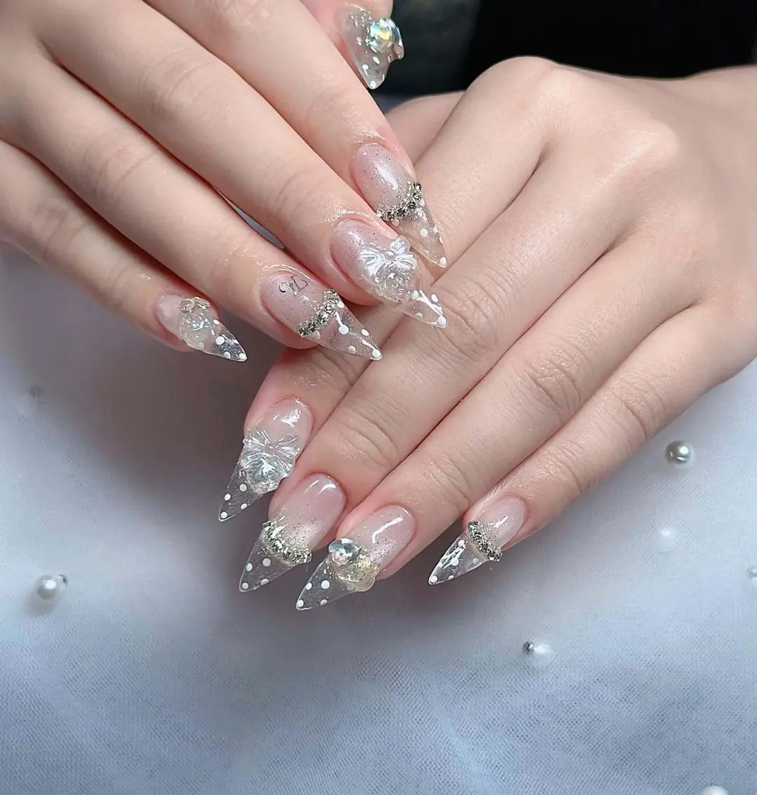 ネイル チークネイル フレンチネイル キラキラネイル 韓国ネイル マグネットネイル ハンドネイル Sakura h.babynailのネイルデザイン