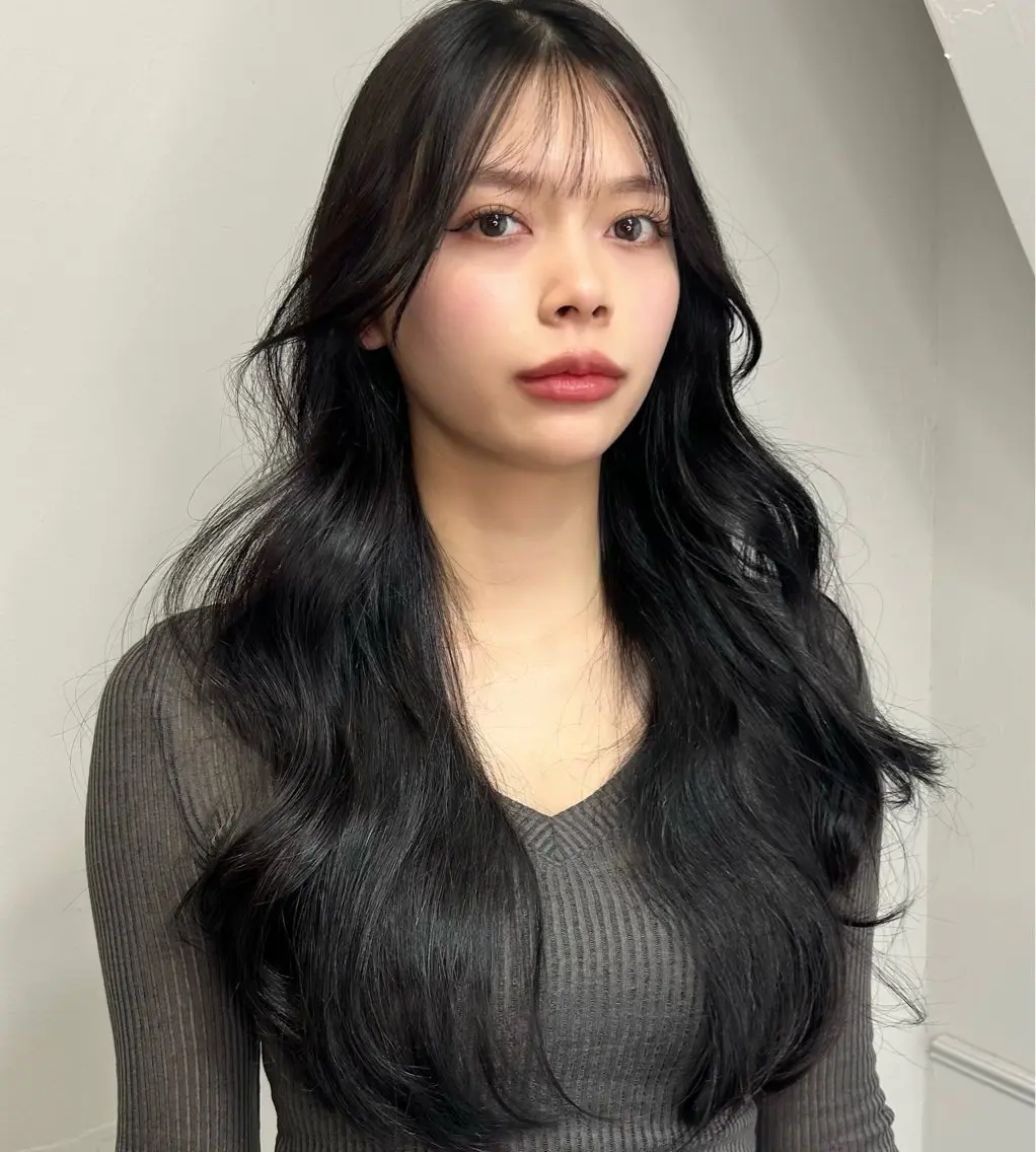 ロング カラー ヘアアレンジ 黒髪 ブリーチ ブルーカラー ブルーブラック ダブルカラー カット 縮毛矯正 トリートメント レイヤーカット×髪質 改善🇰🇷シオリのヘアスタイル