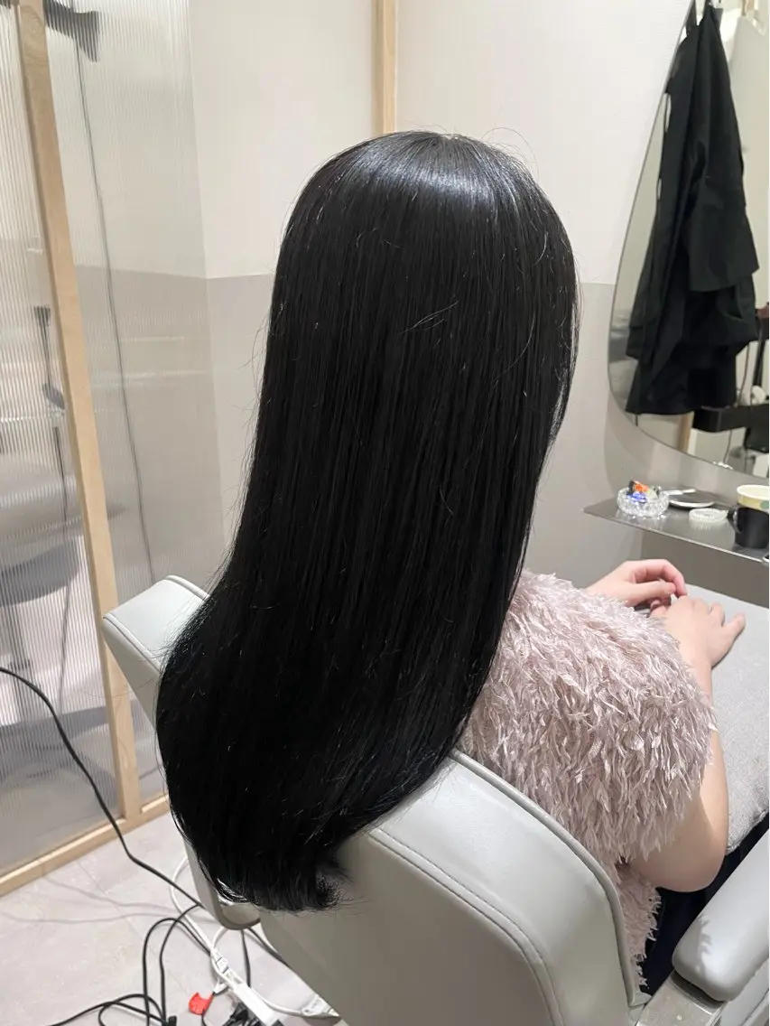ロング カラー 黒髪 ブリーチ ブルーカラー ブルーブラック ブリーチなしカラー 髪質改善✨Zina浦 安/個室🌈YUKIのヘアスタイル