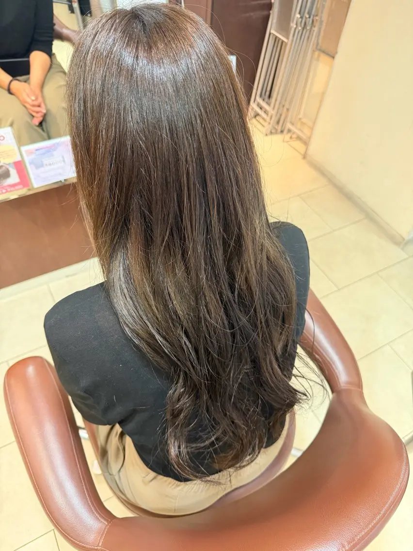 ロング ヘアカラー 清水 悠希のヘアスタイル