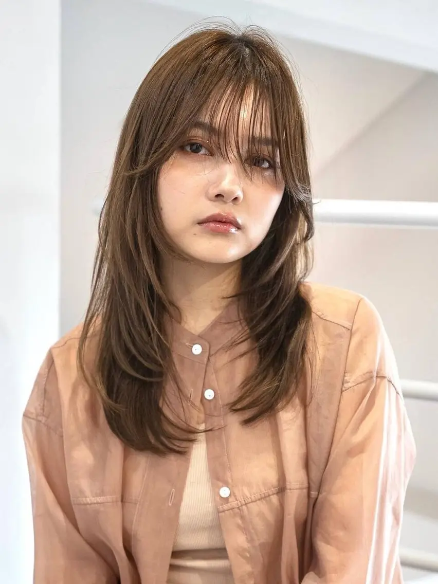 セミロング カラー カット ヘアカラー トリートメント 岸田 大輝のヘアスタイル