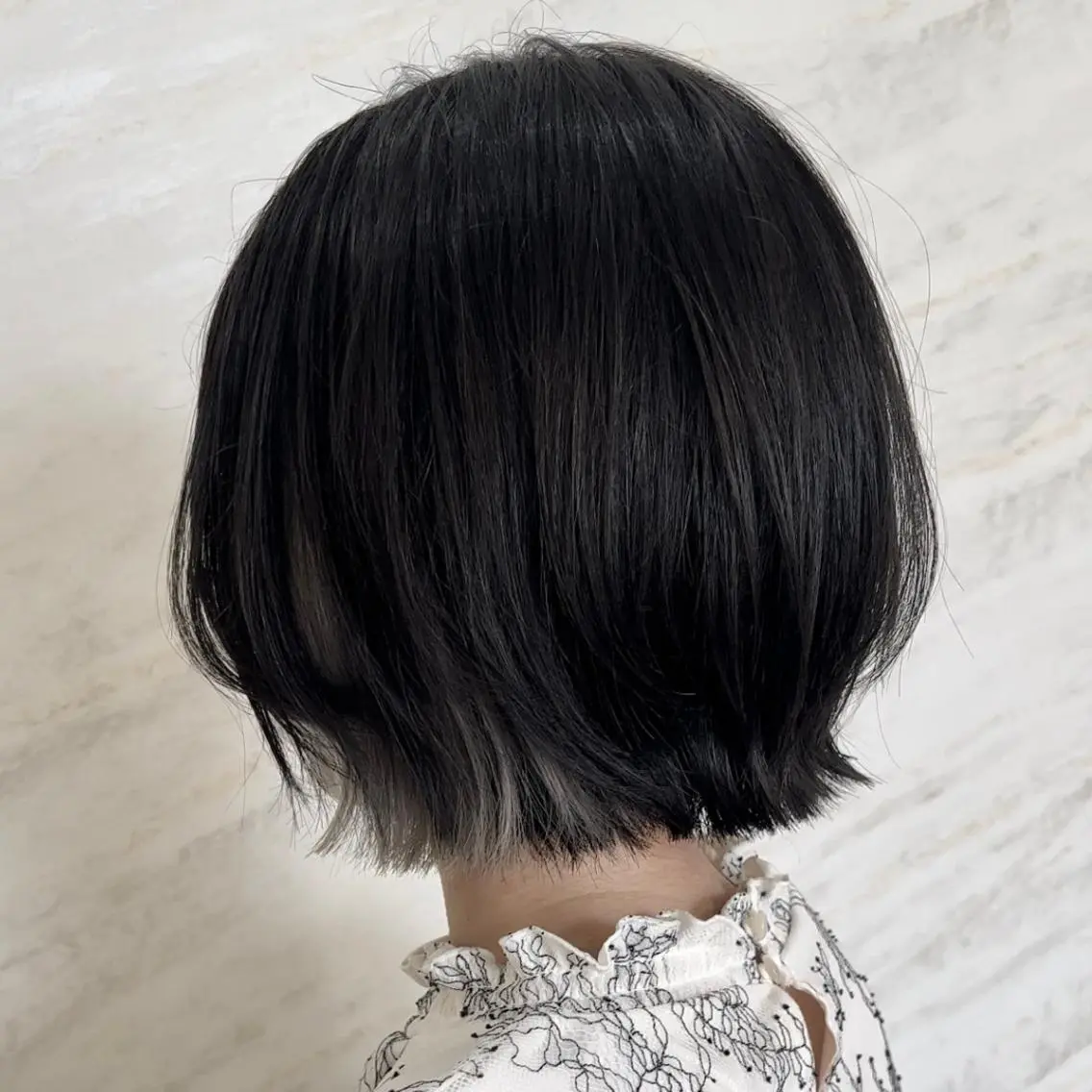 ショート 顔周りカット/透明感 カラー🤍大塚蛍のヘアスタイル