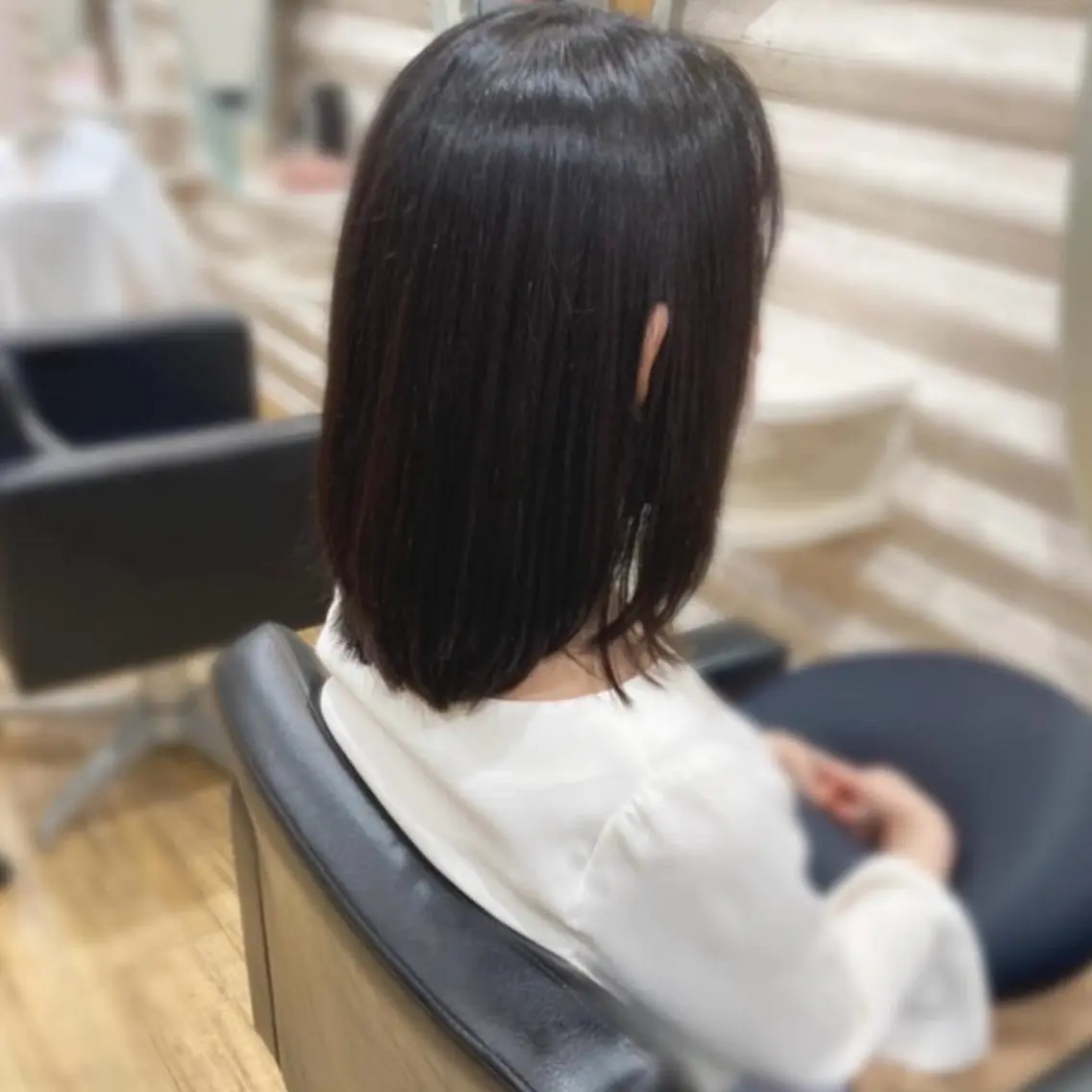 セミロング カラー 髪質改善 KON|ごまかさない 艶。酸熱×精密カットのヘアスタイル