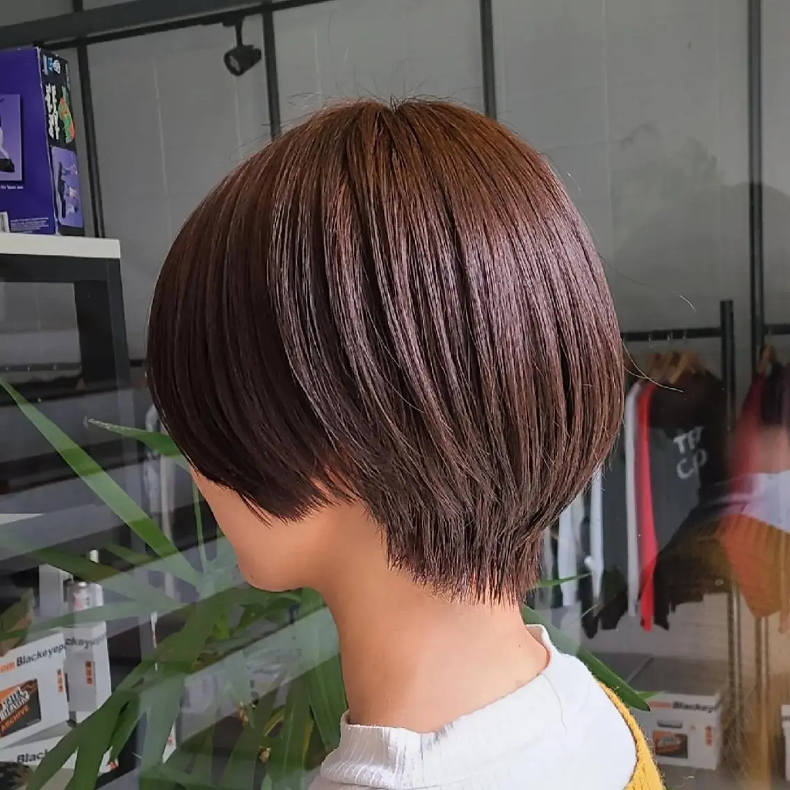 ショート 顔周りカット 西田 理沙のヘアスタイル