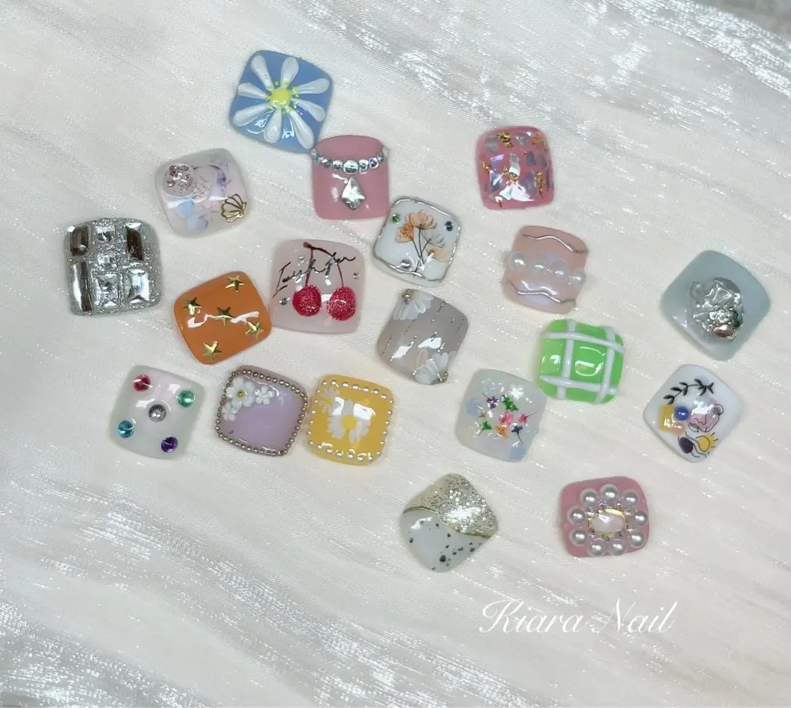 ネイル フットネイル 🍭Kiara Nail🍭のネイルデザイン