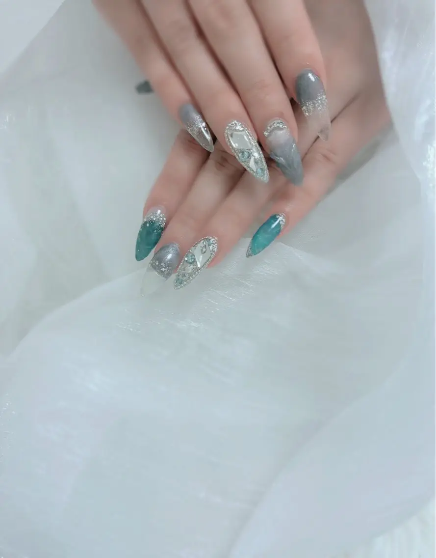 ネイル ハンドネイル ESPOIR Ｎのネイルデザイン