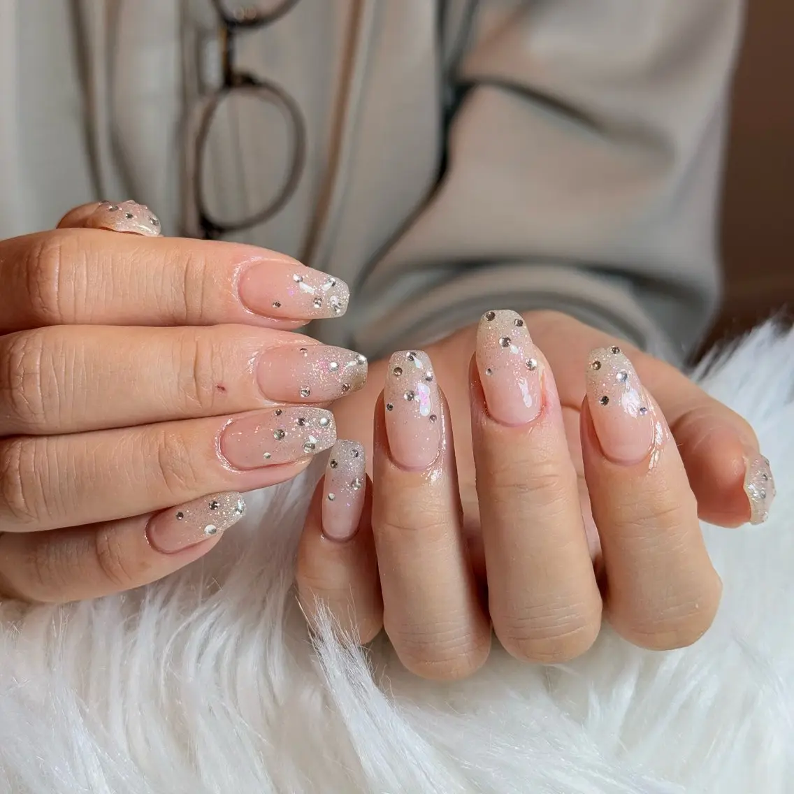 ネイル チークネイル フレンチネイル グラデーション キラキラネイル 韓国ネイル ハンドネイル Risa_ Nailのネイルデザイン