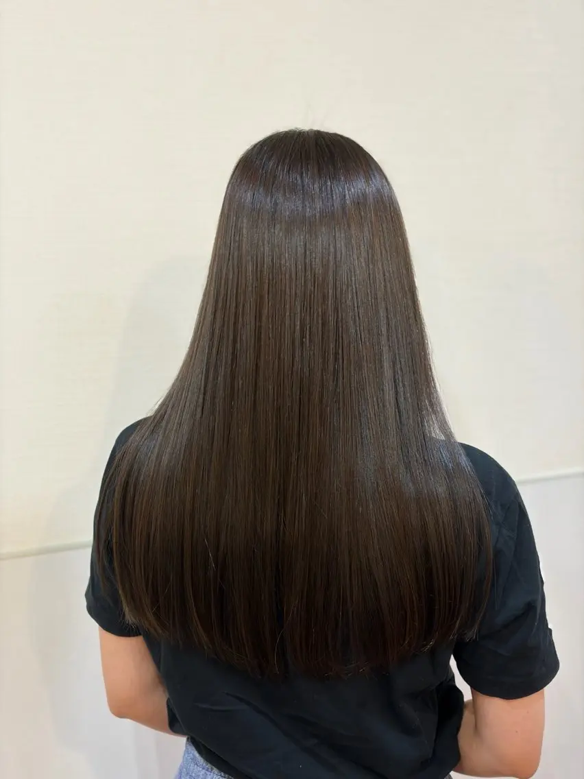 ロング カラー カット ヘアカラー トリートメント 古居 奨麻のヘアスタイル