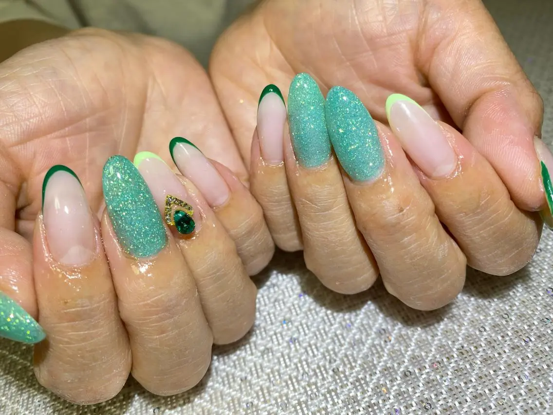 ネイル フレンチネイル グリーン ロングネイル will 有希のネイルデザイン